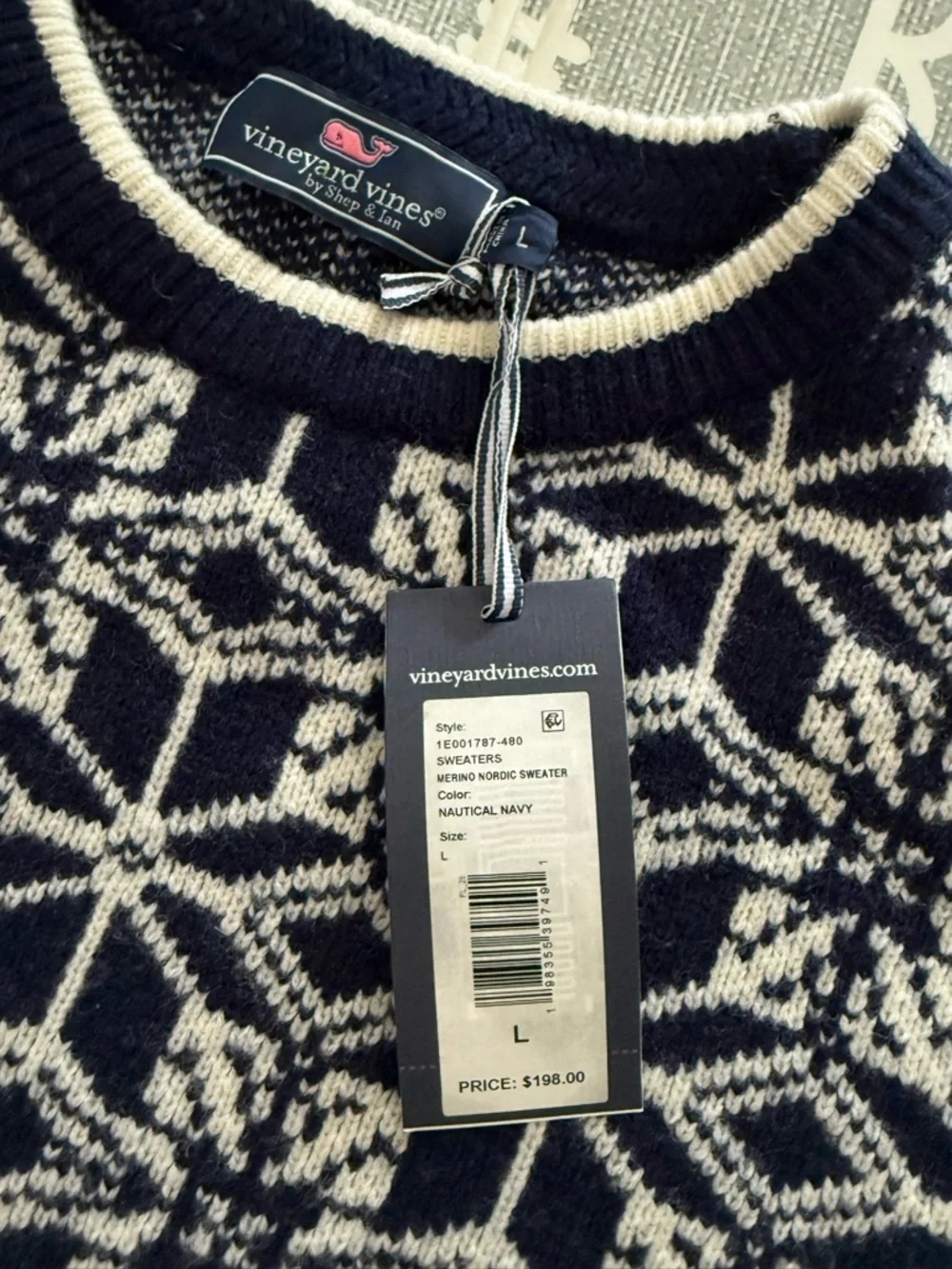 Vineyard Vines bold geometric